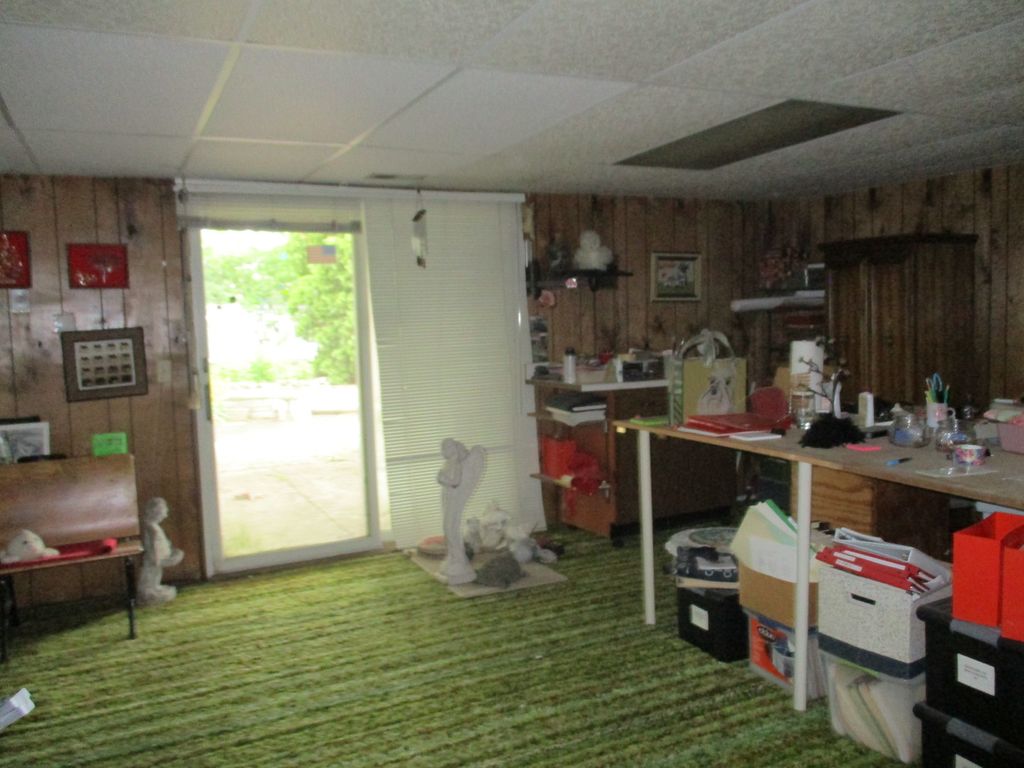 Image 17 of property listing at 905 Knottingham Drive, Ottawa, IL 61350