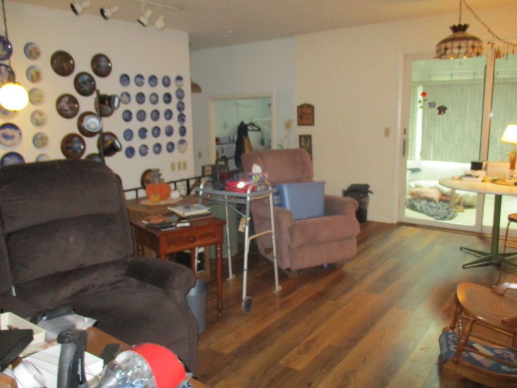 Image 9 of property listing at 905 Knottingham Drive, Ottawa, IL 61350