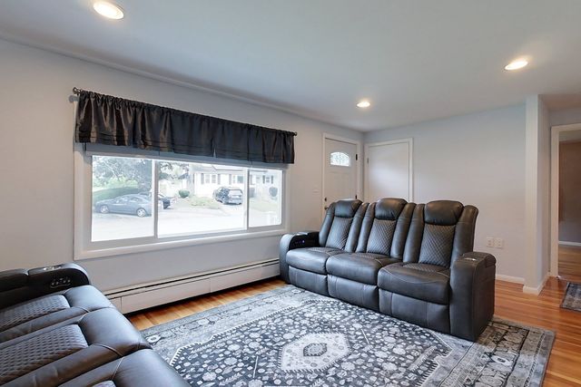 138 Rea St, Lowell, MA 01852