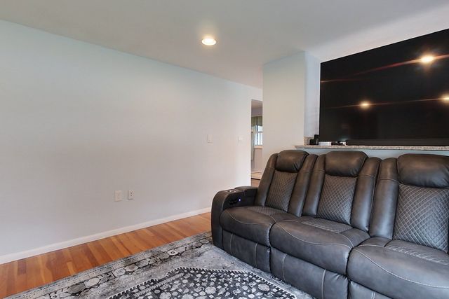 138 Rea St, Lowell, MA 01852