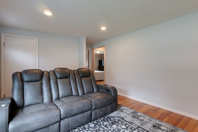 138 Rea St, Lowell, MA 01852