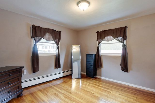 138 Rea St, Lowell, MA 01852