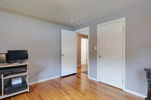 138 Rea St, Lowell, MA 01852