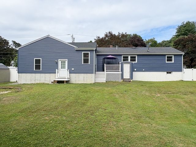 138 Rea St, Lowell, MA 01852