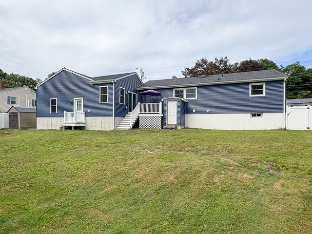 138 Rea St, Lowell, MA 01852