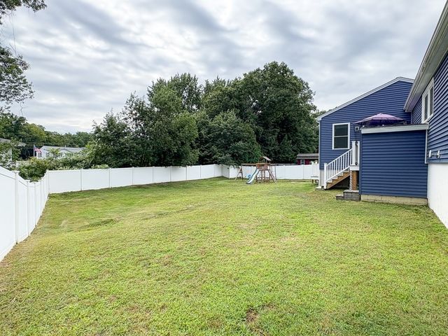 138 Rea St, Lowell, MA 01852