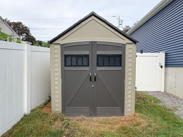 138 Rea St, Lowell, MA 01852