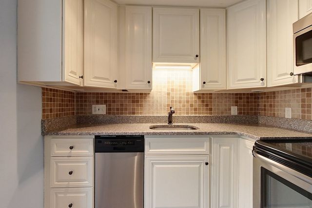 138 Rea St, Lowell, MA 01852