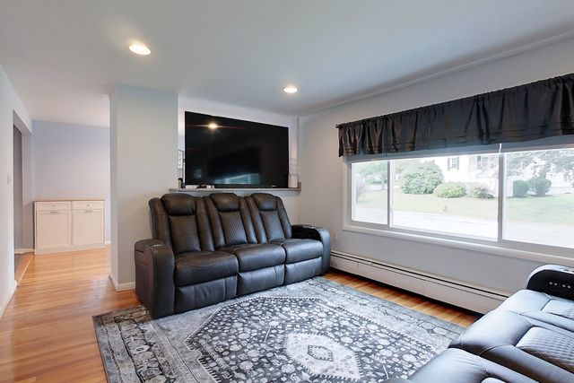 138 Rea St, Lowell, MA 01852