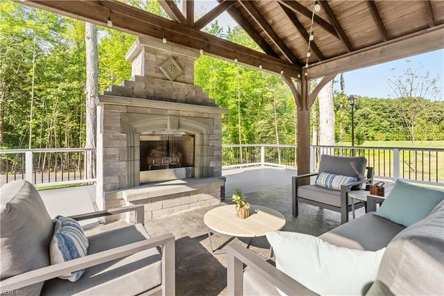 430 Tributary LN, Carrollton, VA 23314