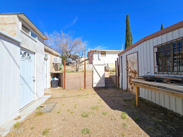 31 OLD DOUGLAS Road, Bisbee, AZ 85603