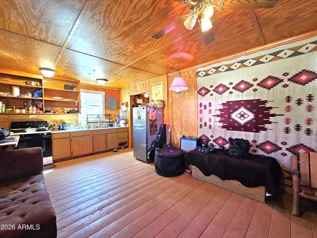 31 OLD DOUGLAS Road, Bisbee, AZ 85603