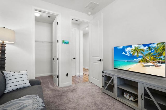 617 Sandstone Dr, St Augustine, FL 32086