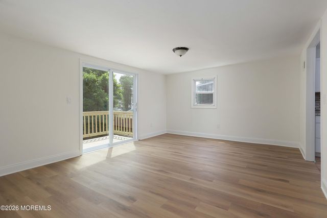 10 Lincoln Court, Keansburg, NJ 07734