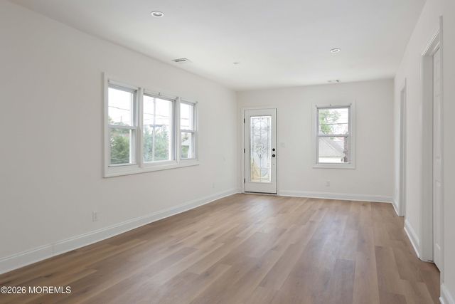 10 Lincoln Court, Keansburg, NJ 07734