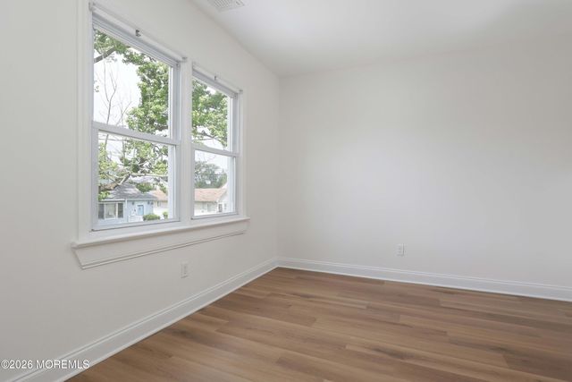 10 Lincoln Court, Keansburg, NJ 07734