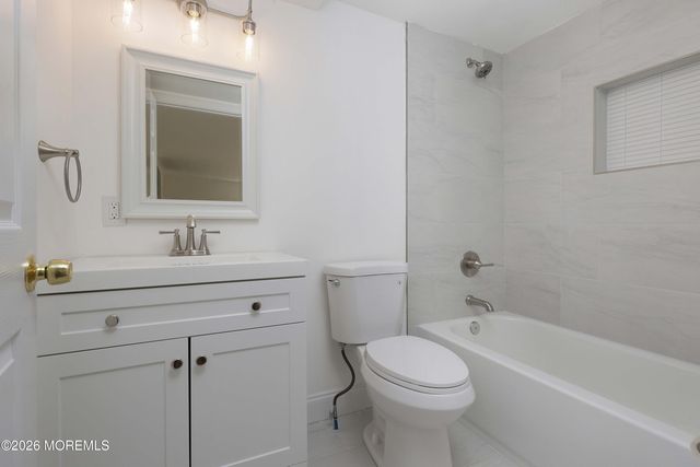 10 Lincoln Court, Keansburg, NJ 07734