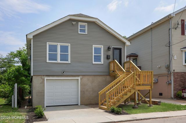 10 Lincoln Court, Keansburg, NJ 07734