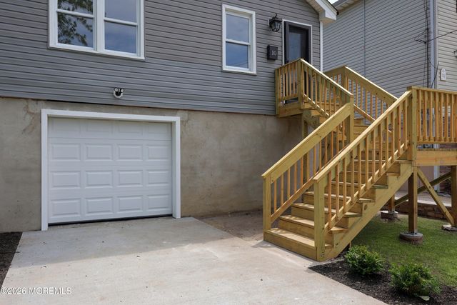 10 Lincoln Court, Keansburg, NJ 07734