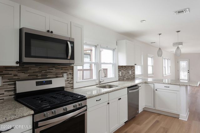 10 Lincoln Court, Keansburg, NJ 07734