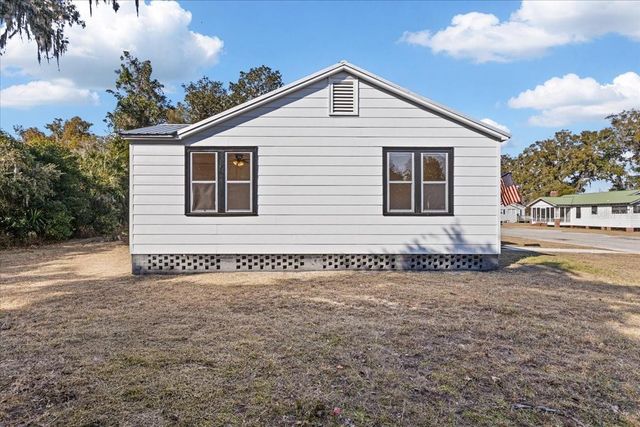 396 NW HILLSBORO STREET, Lake City, FL 32055