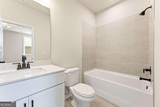 327 Grand Wehunt Drive, Hoschton, GA 30548