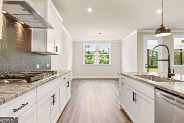 327 Grand Wehunt Drive, Hoschton, GA 30548