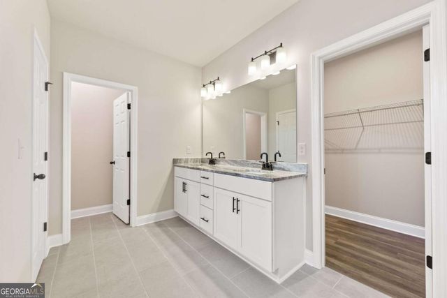 327 Grand Wehunt Drive, Hoschton, GA 30548