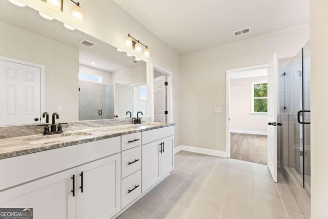 327 Grand Wehunt Drive, Hoschton, GA 30548