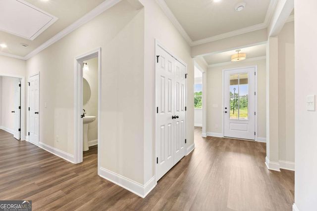 327 Grand Wehunt Drive, Hoschton, GA 30548