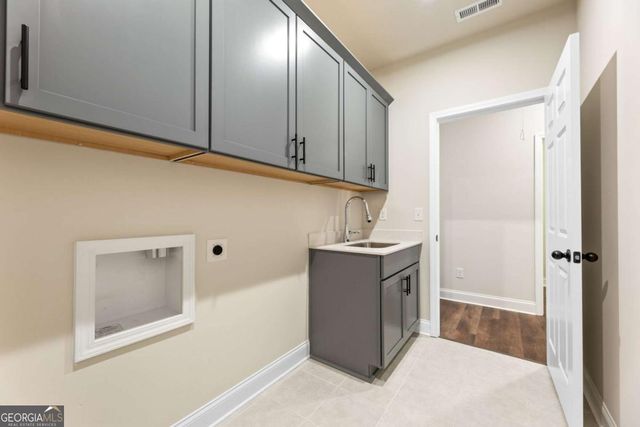 327 Grand Wehunt Drive, Hoschton, GA 30548