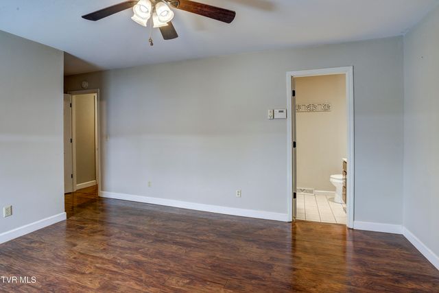 204 East Mountain View Road 40, Johnson City, TN 37601