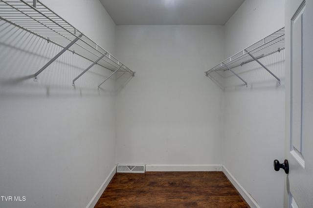 204 East Mountain View Road 40, Johnson City, TN 37601