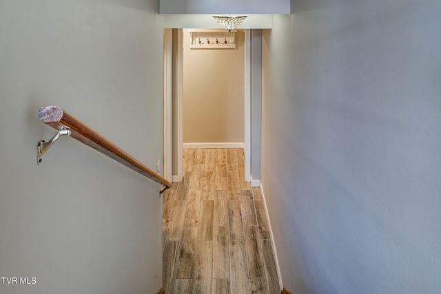 204 East Mountain View Road 40, Johnson City, TN 37601