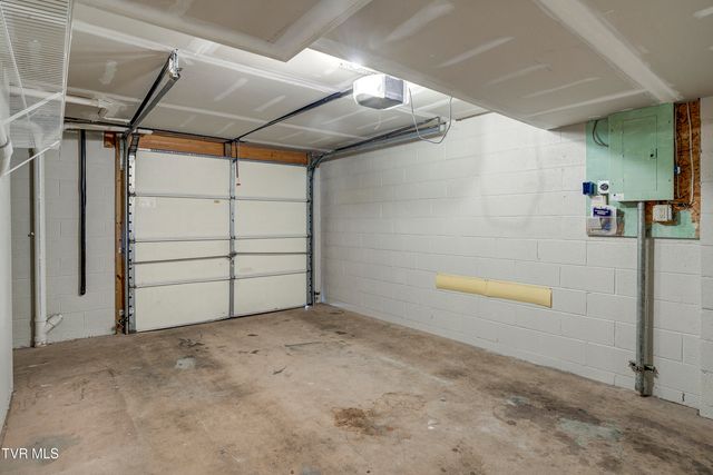 204 East Mountain View Road 40, Johnson City, TN 37601