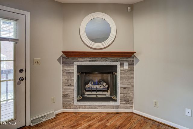 204 East Mountain View Road 40, Johnson City, TN 37601