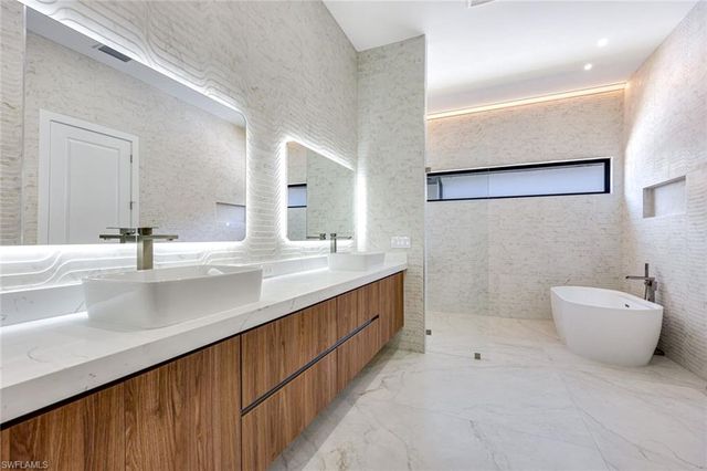 1369 Trail Terrace DR, Naples, FL 34103