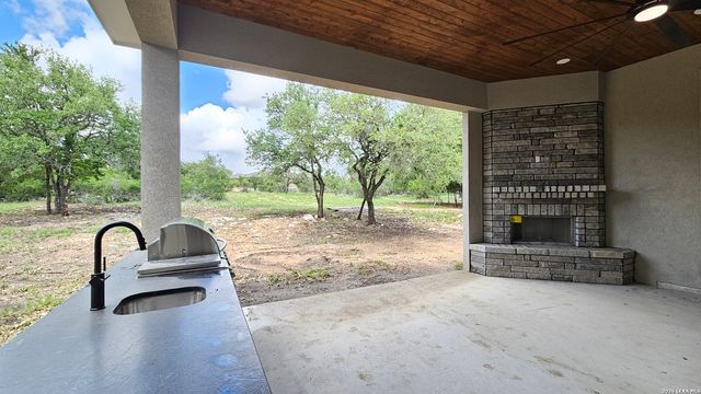 612 Cross Oak, New Braunfels, TX 78132