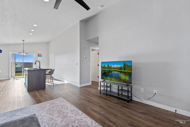 3923 W Tribute St, Meridian, ID 83642