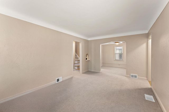 1560 Case Avenue, Saint Paul, MN 55106