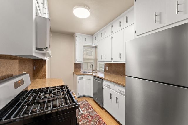 1560 Case Avenue, Saint Paul, MN 55106