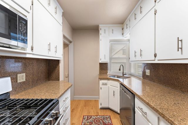 1560 Case Avenue, Saint Paul, MN 55106