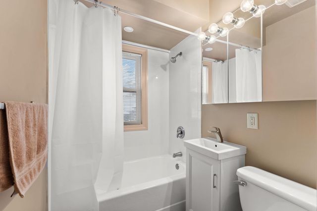 1560 Case Avenue, Saint Paul, MN 55106