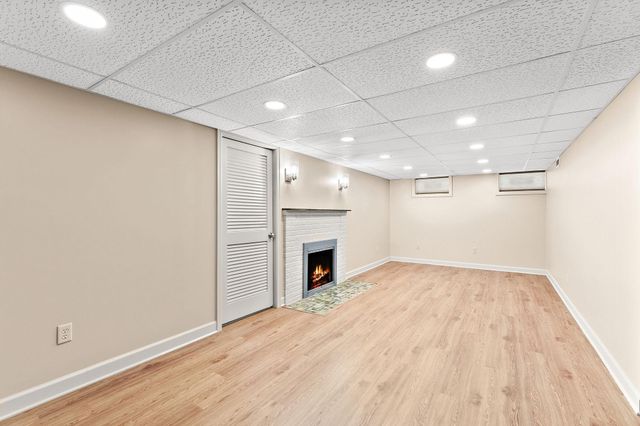 1560 Case Avenue, Saint Paul, MN 55106