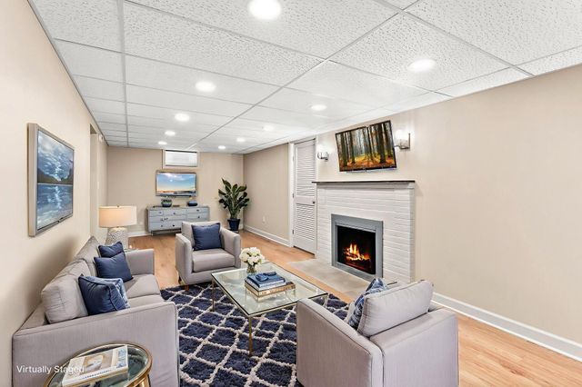 1560 Case Avenue, Saint Paul, MN 55106