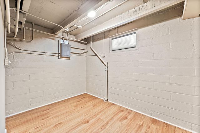 1560 Case Avenue, Saint Paul, MN 55106