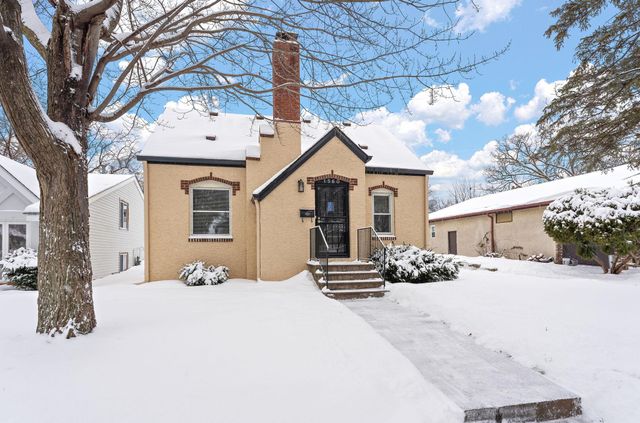 1560 Case Avenue, Saint Paul, MN 55106