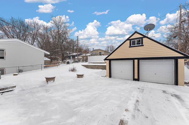 1560 Case Avenue, Saint Paul, MN 55106