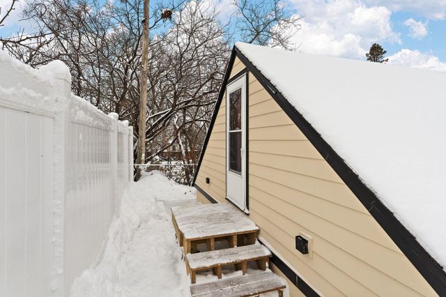 1560 Case Avenue, Saint Paul, MN 55106