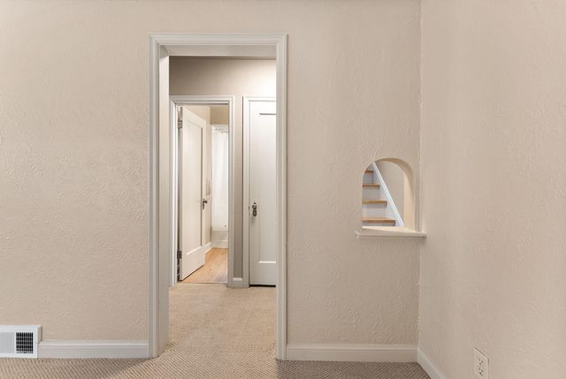 1560 Case Avenue, Saint Paul, MN 55106